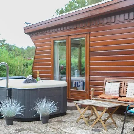 בקתה Gezellig Chalet Met Prive Jacuzzi *